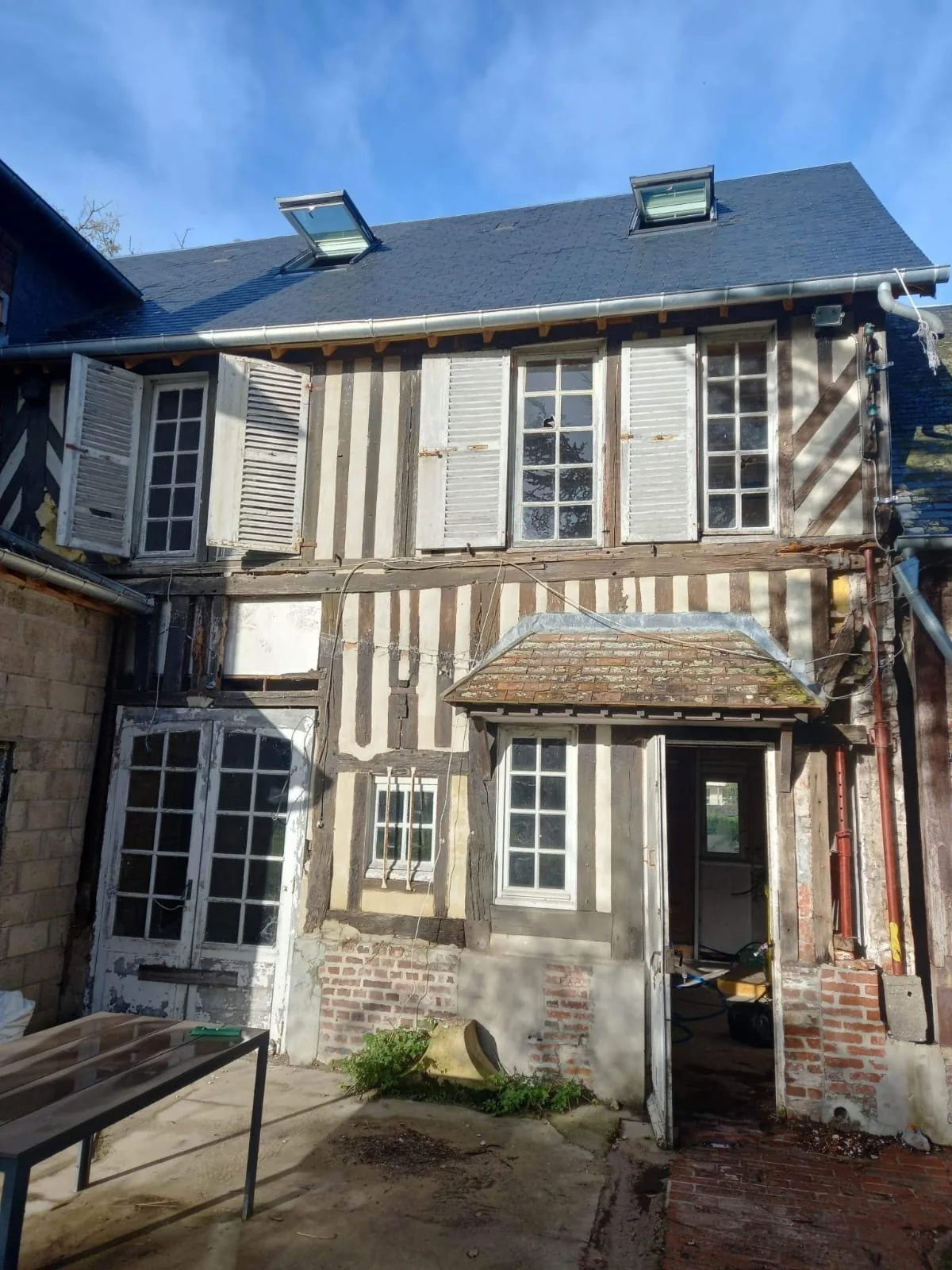 Façade à colombages, vue d’ensemble